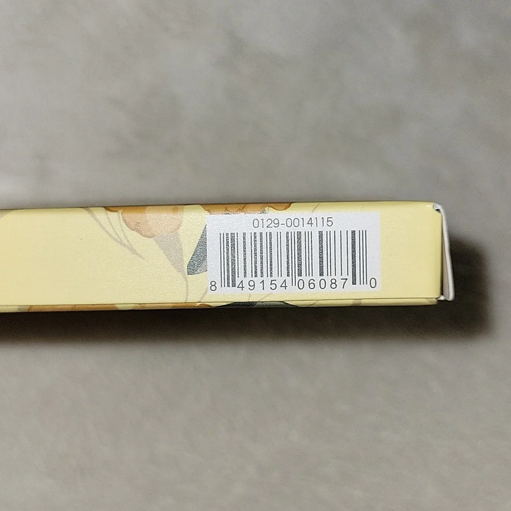 Eyeshadow - Picture 3 of 3